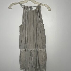 Bella Dahl gray romper size small